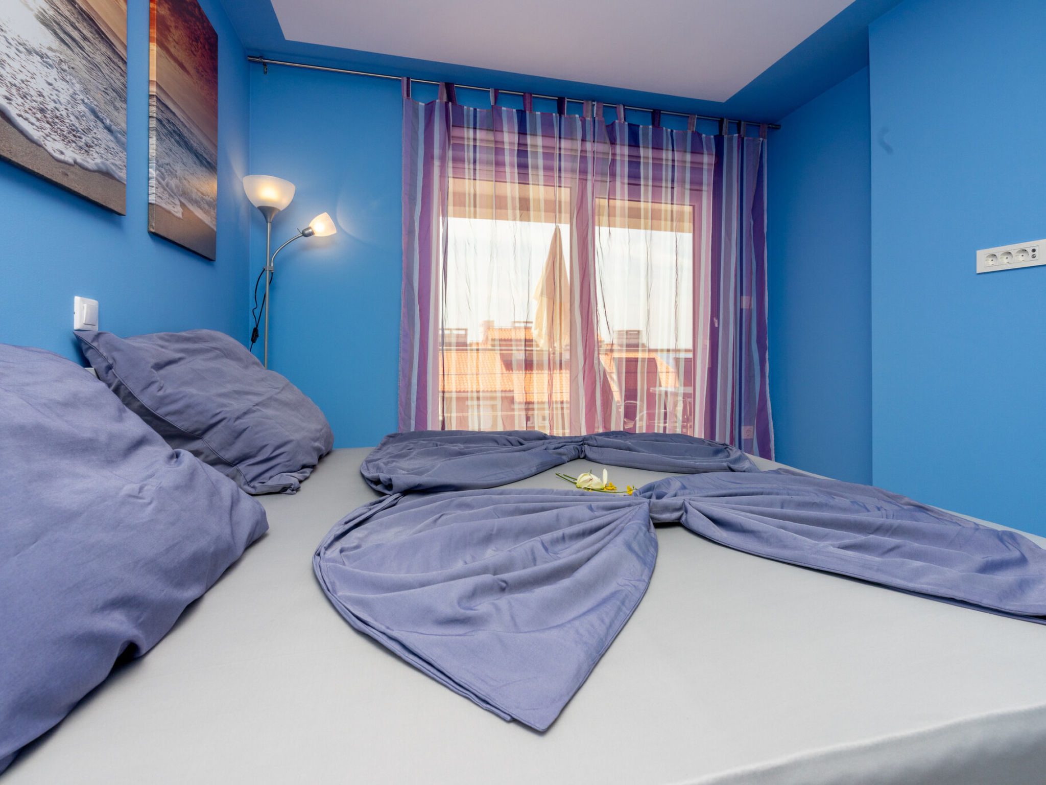 ABERT SUSI / HR-05640-01 - Inside
