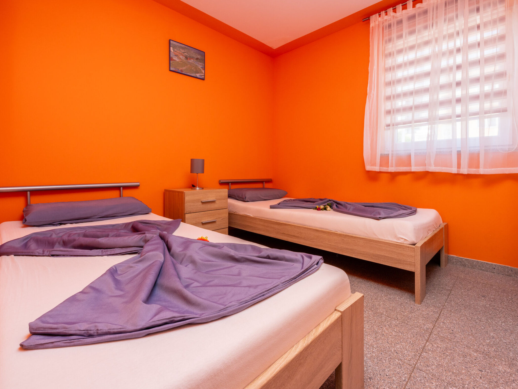 ABERT SUSI / HR-05640-01 - Inside