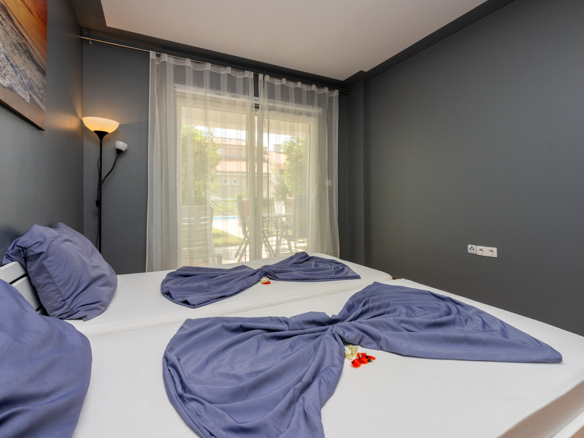 ABERT SUSI / HR-05640-01 - Inside