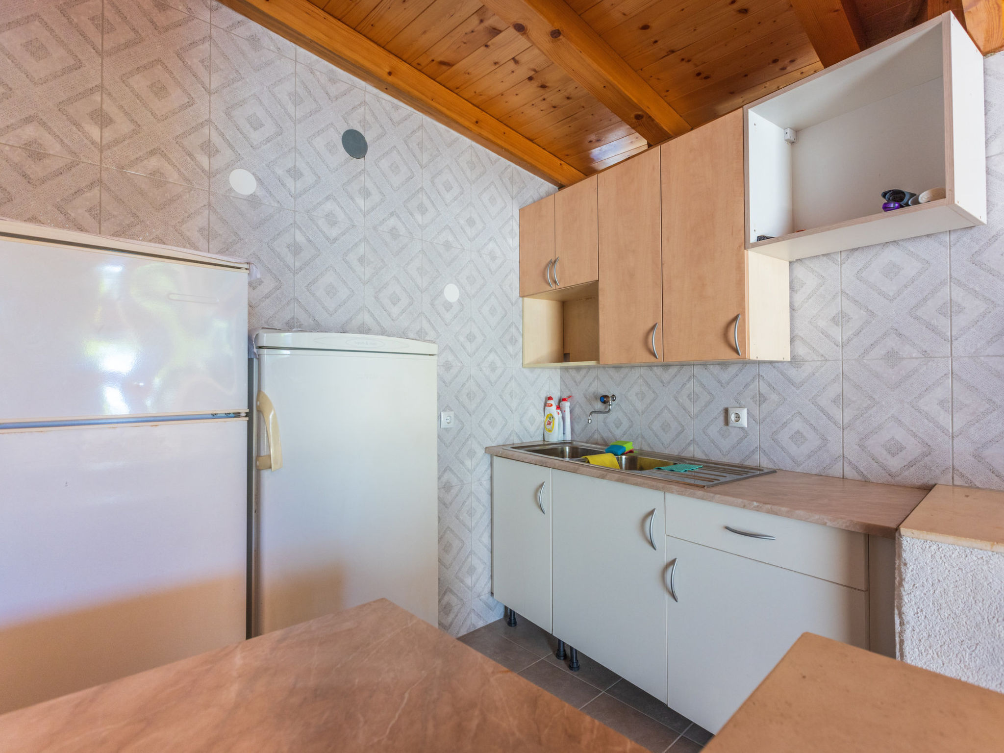 Chambre TUSTONJIC SOBA 1 / HR-10793-03 – Cuisine et coin repas, photo 9 sur 30