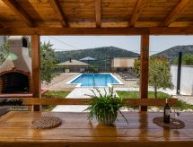 Vila Lavanda: Luxe vrijstaande villa met privézwembad in Bribir, 5 km van zee - thumbnail 3