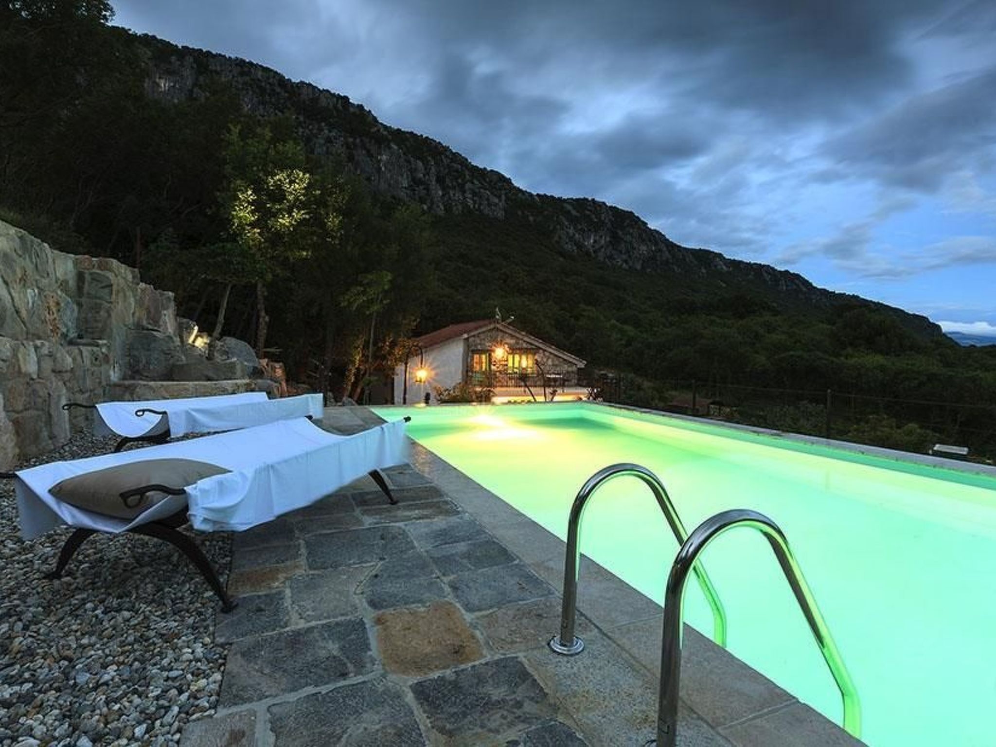 Ecovilla Mirabilis, prächtiges Ferienhaus mit Pool-Image-tags.info