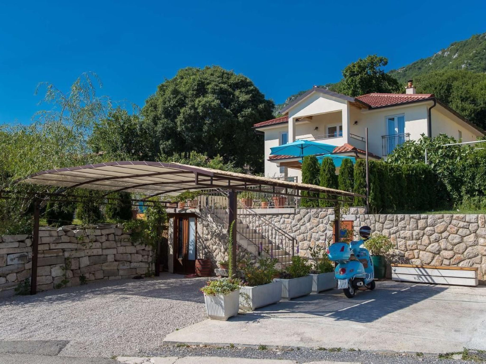 Ferienvilla mit privatem Pool-Dehors