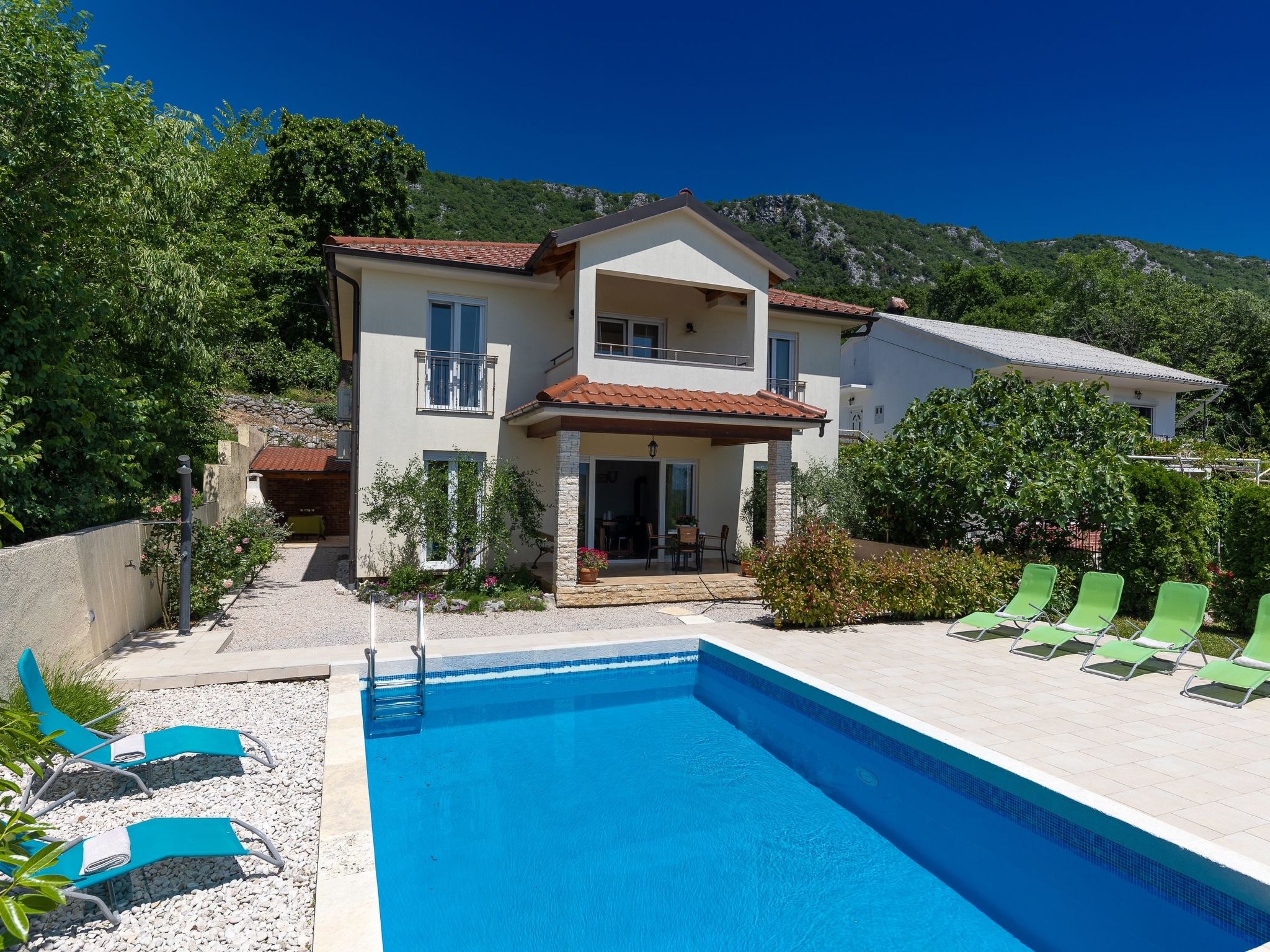 Ferienvilla mit privatem Pool-Dehors