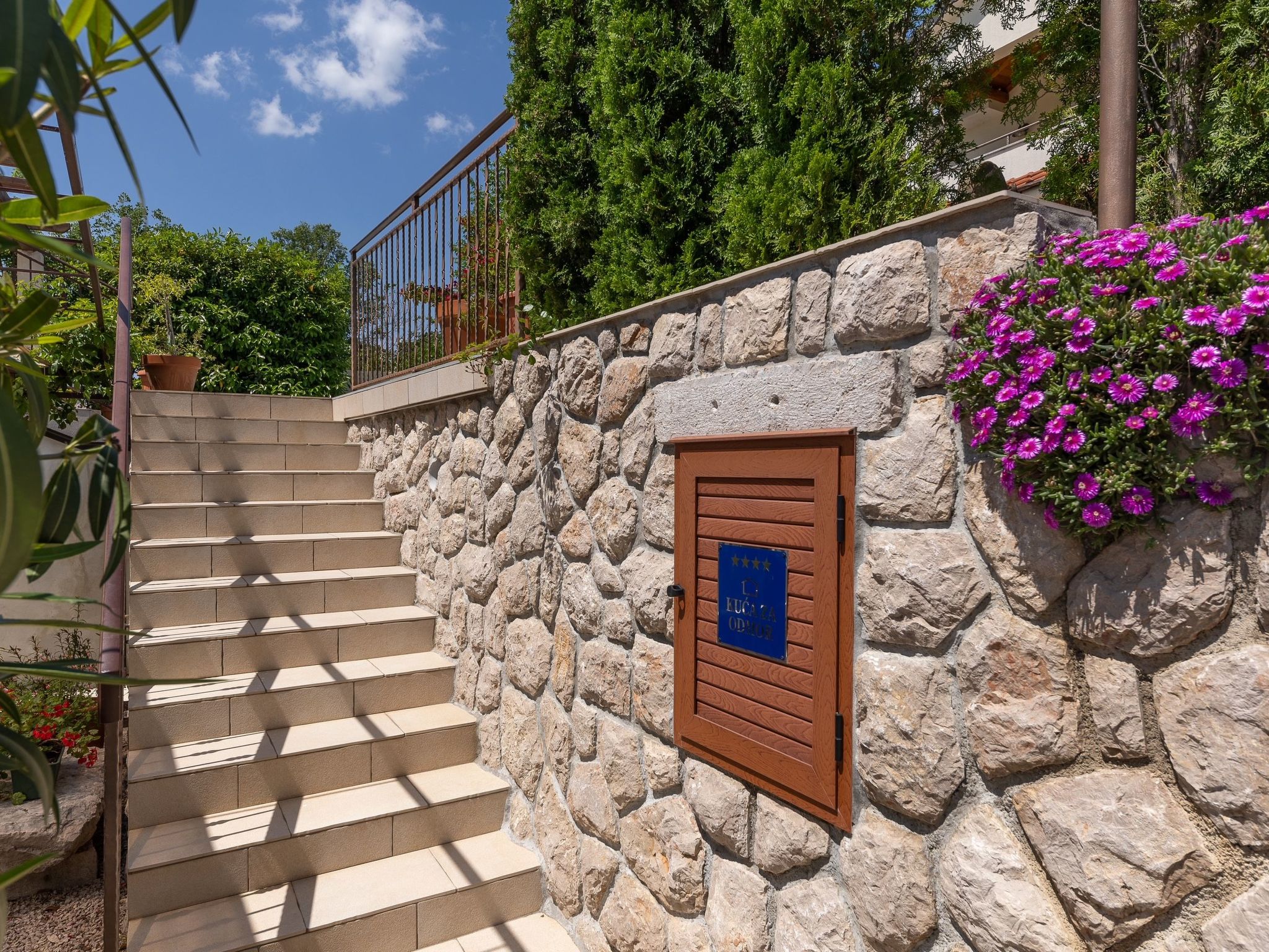 Ferienvilla mit privatem Pool-Dehors