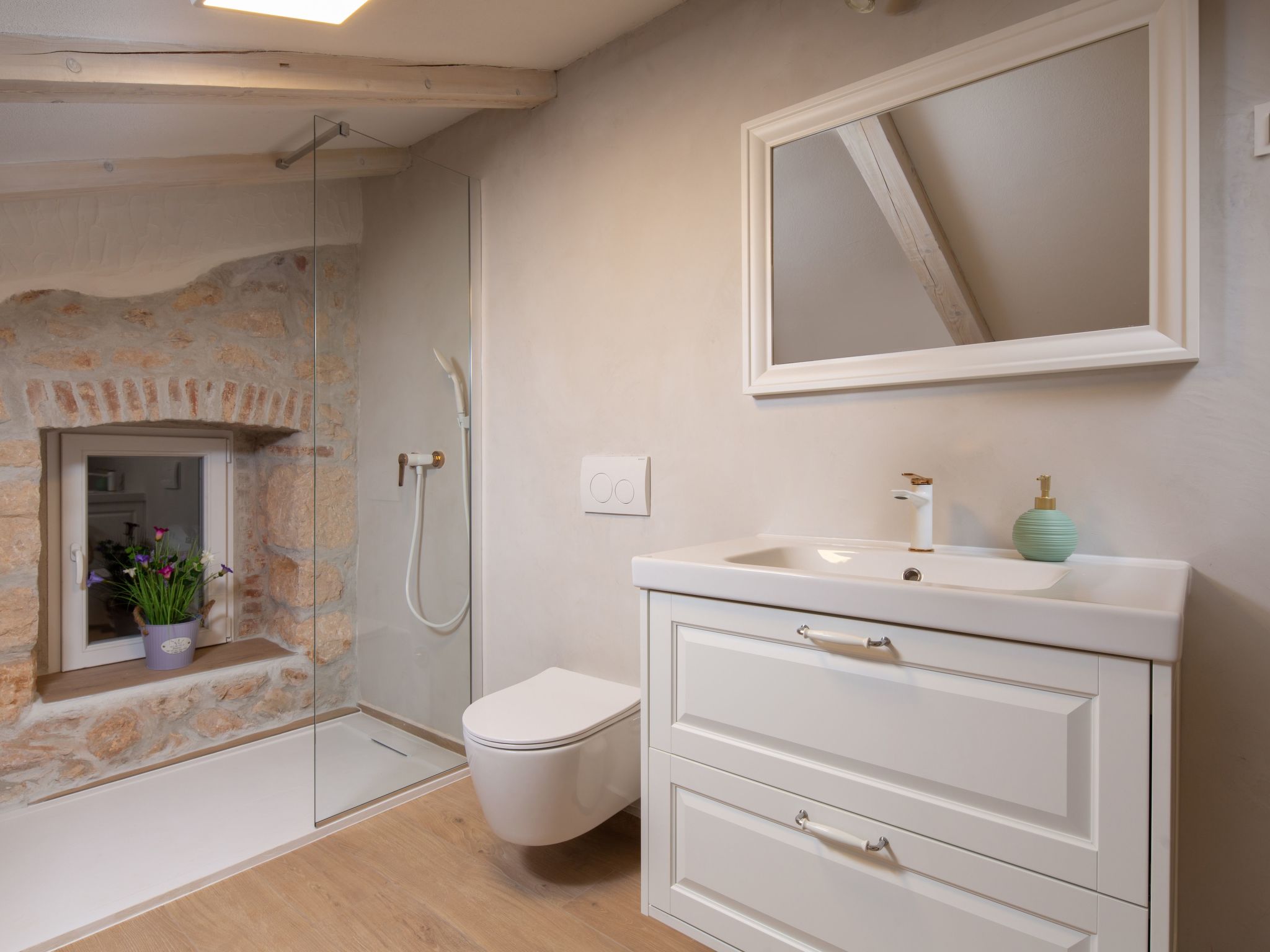 Casa di Nika - charmante Steinvilla mit beheiztem Pool-Binnen