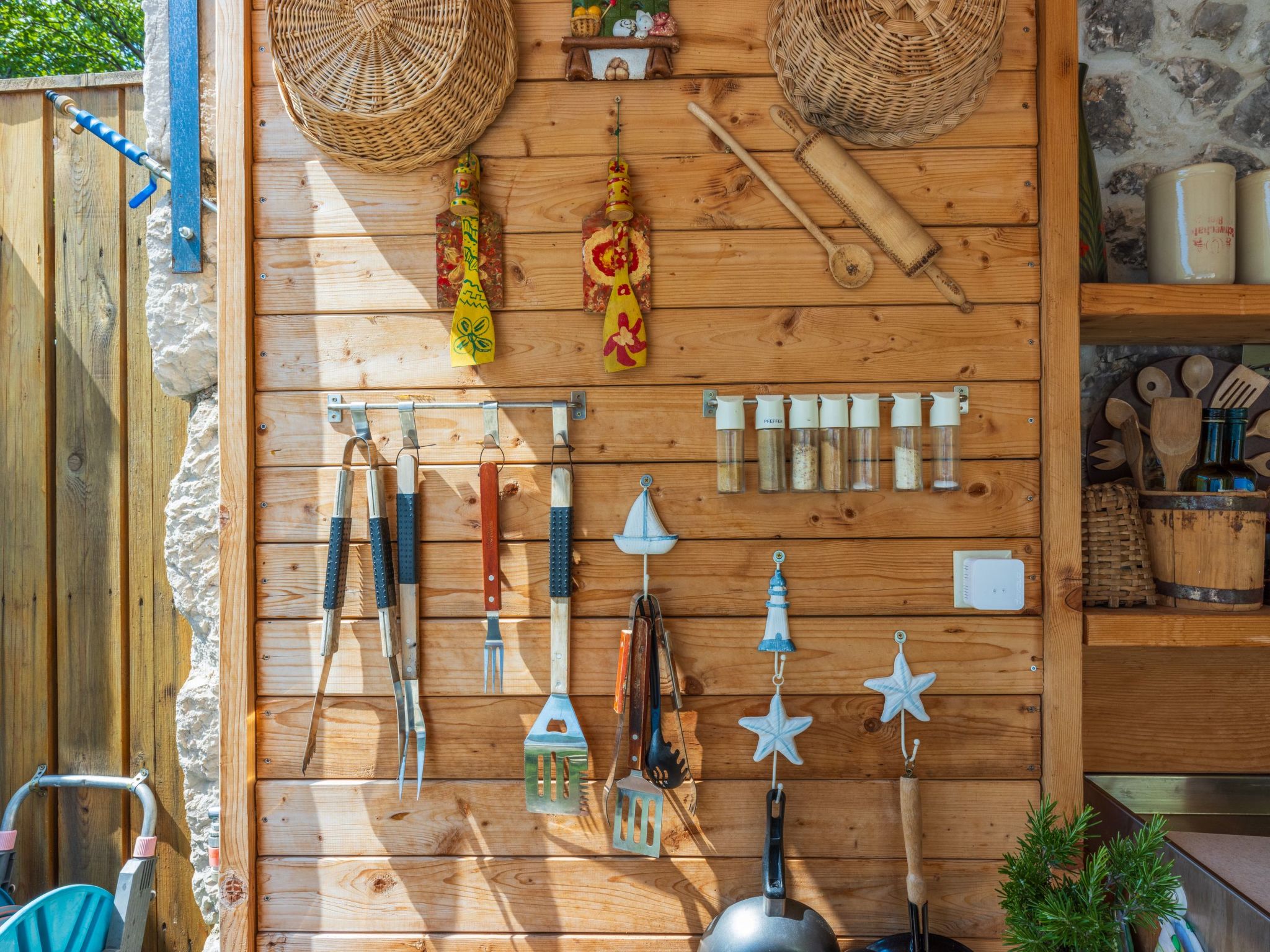 Greenhouse Adria mit großer Terrasse und Pool-Image-tags.info