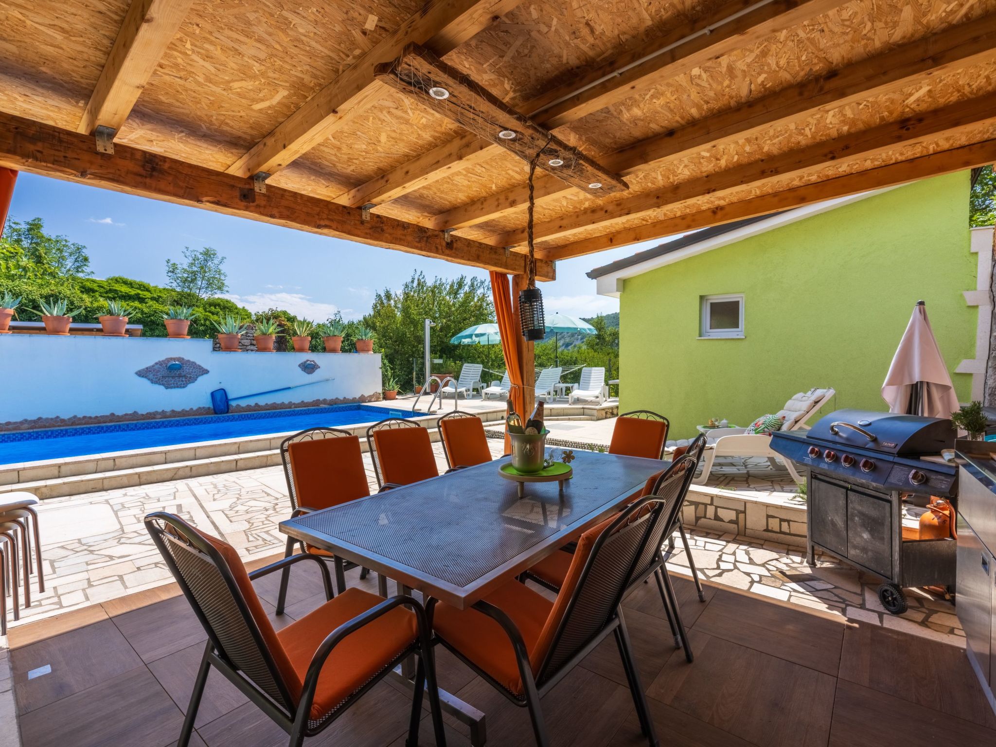 Greenhouse Adria mit großer Terrasse und Pool-Image-tags.info