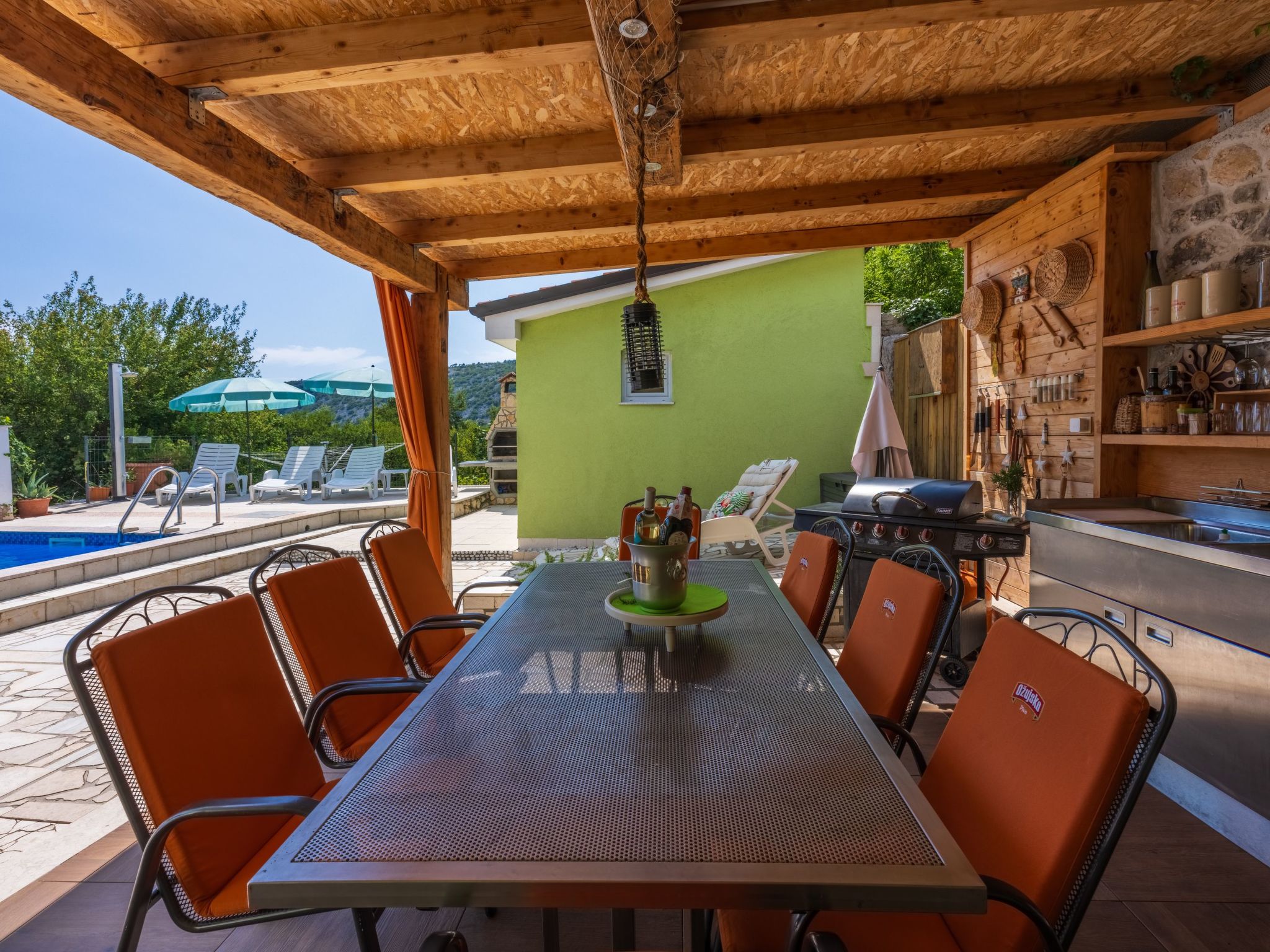 Greenhouse Adria mit großer Terrasse und Pool-Image-tags.info