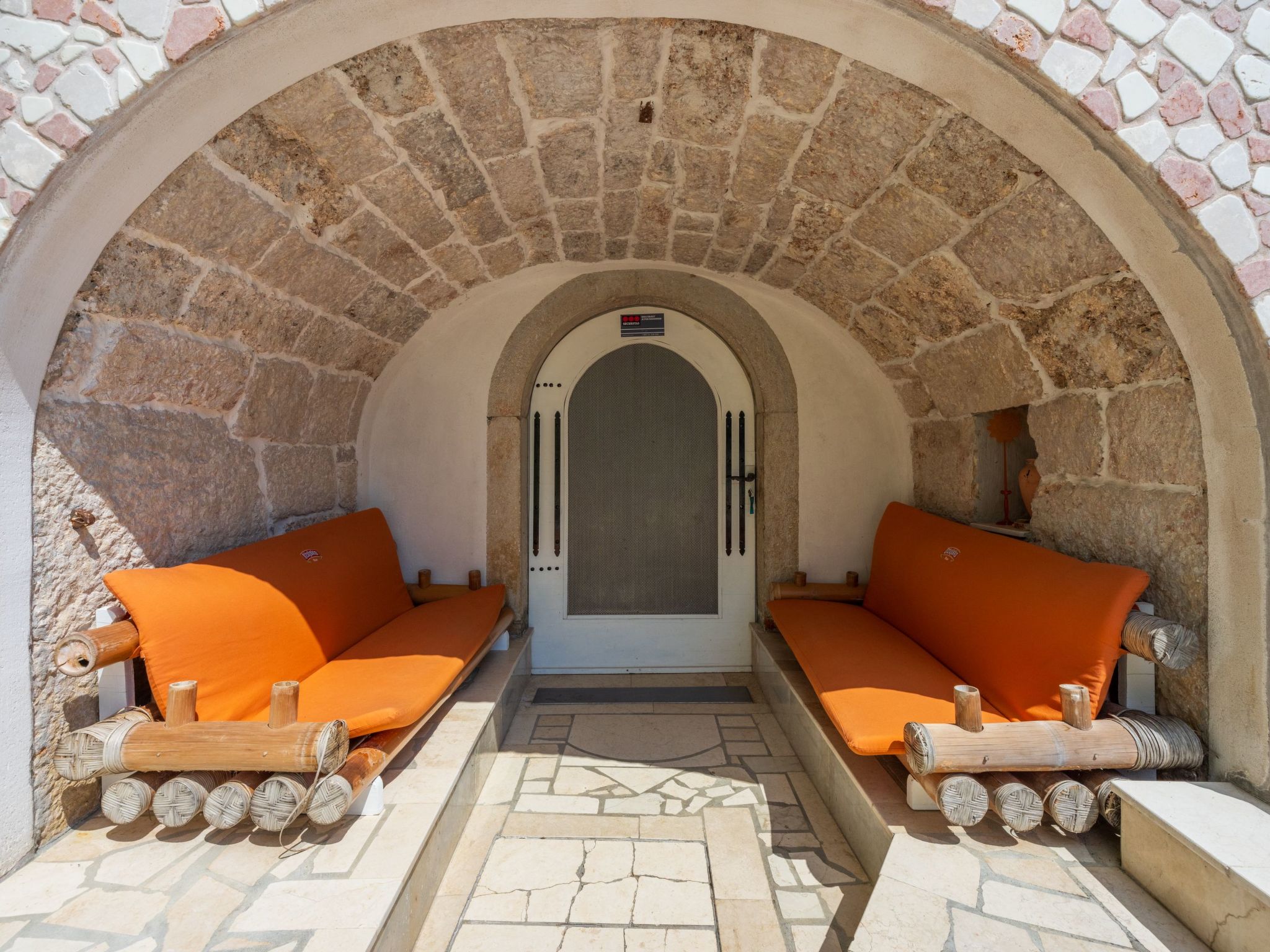 Greenhouse Adria mit großer Terrasse und Pool-Image-tags.info