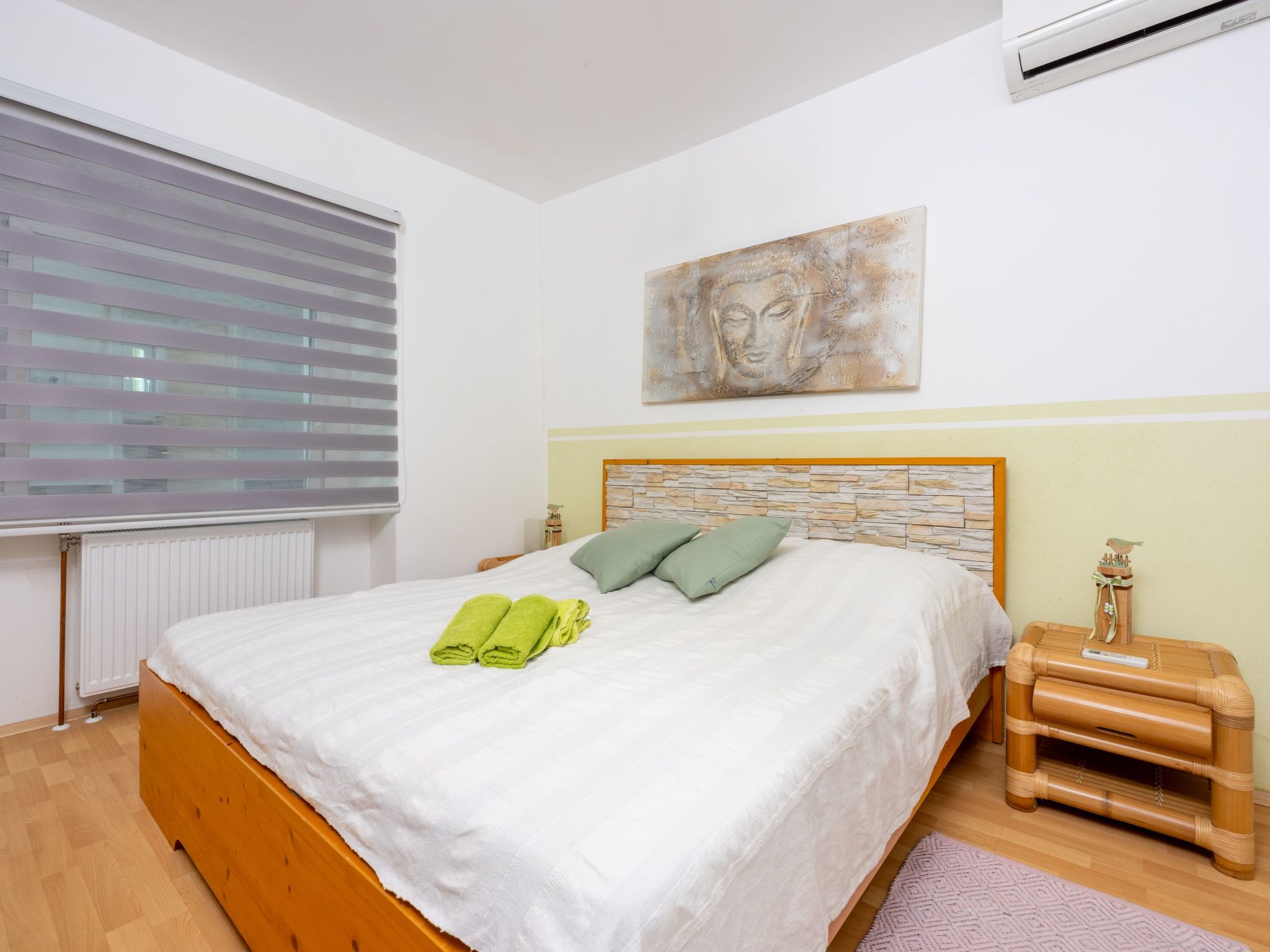 Greenhouse Adria mit großer Terrasse und Pool-Image-tags.info