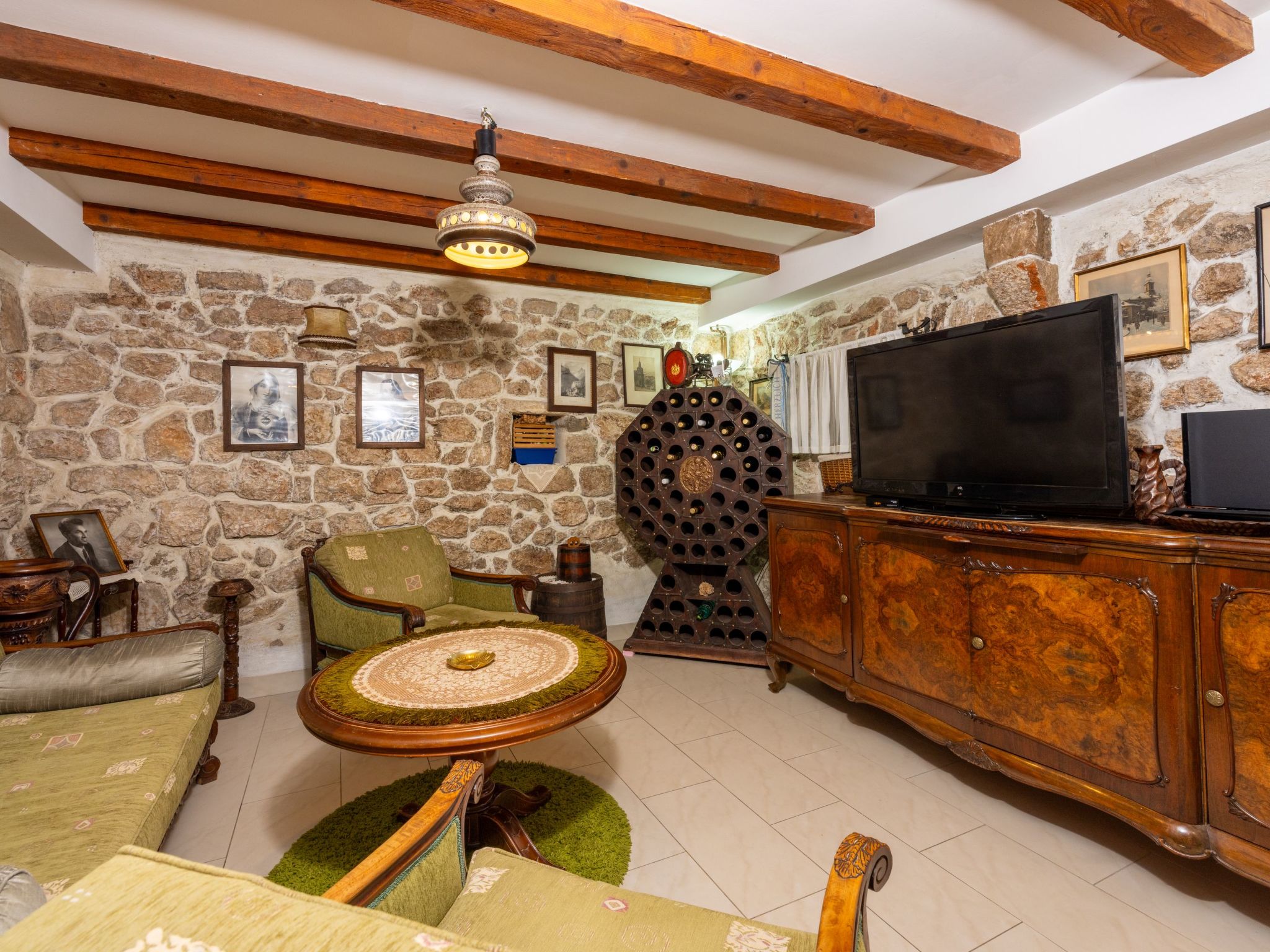 Greenhouse Adria mit großer Terrasse und Pool-Image-tags.info