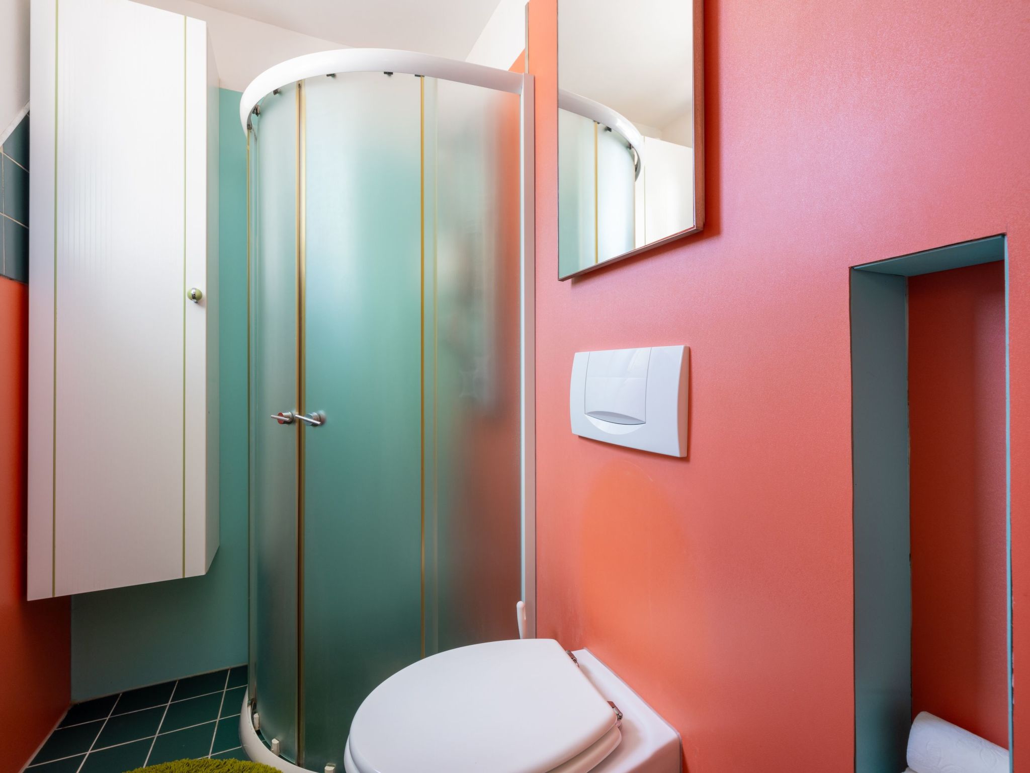 Greenhouse Adria mit großer Terrasse und Pool-Image-tags.info