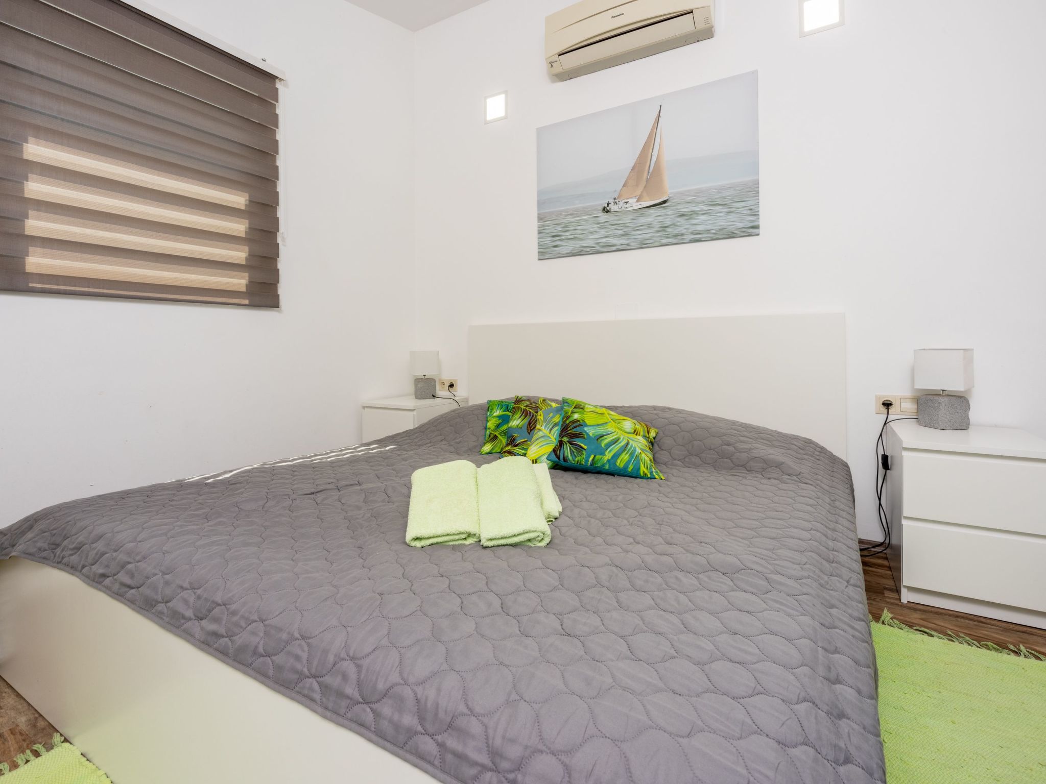 Greenhouse Adria mit großer Terrasse und Pool-Image-tags.info