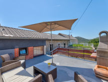 Knus appartement met tuin en terras op 6 km van de Kvarner Baai - thumbnail 3