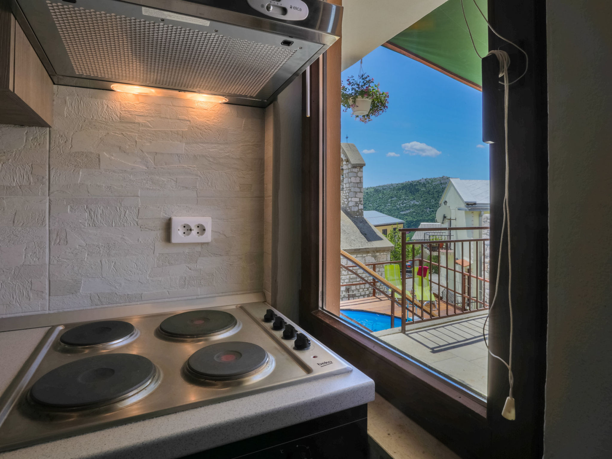 Casa Royal / HR-09832-01 - Image-tags.info