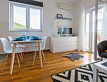 Zonnig appartement voor 6 personen op 100 meter van zee in Klenovica - thumbnail 3
