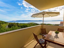 Zonnig appartement voor 6 personen op 100 meter van zee in Klenovica - thumbnail 1