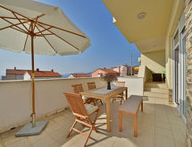 Cvit 2: Modern appartement aan zee in Klenovica, 100m van het strand - thumbnail 1
