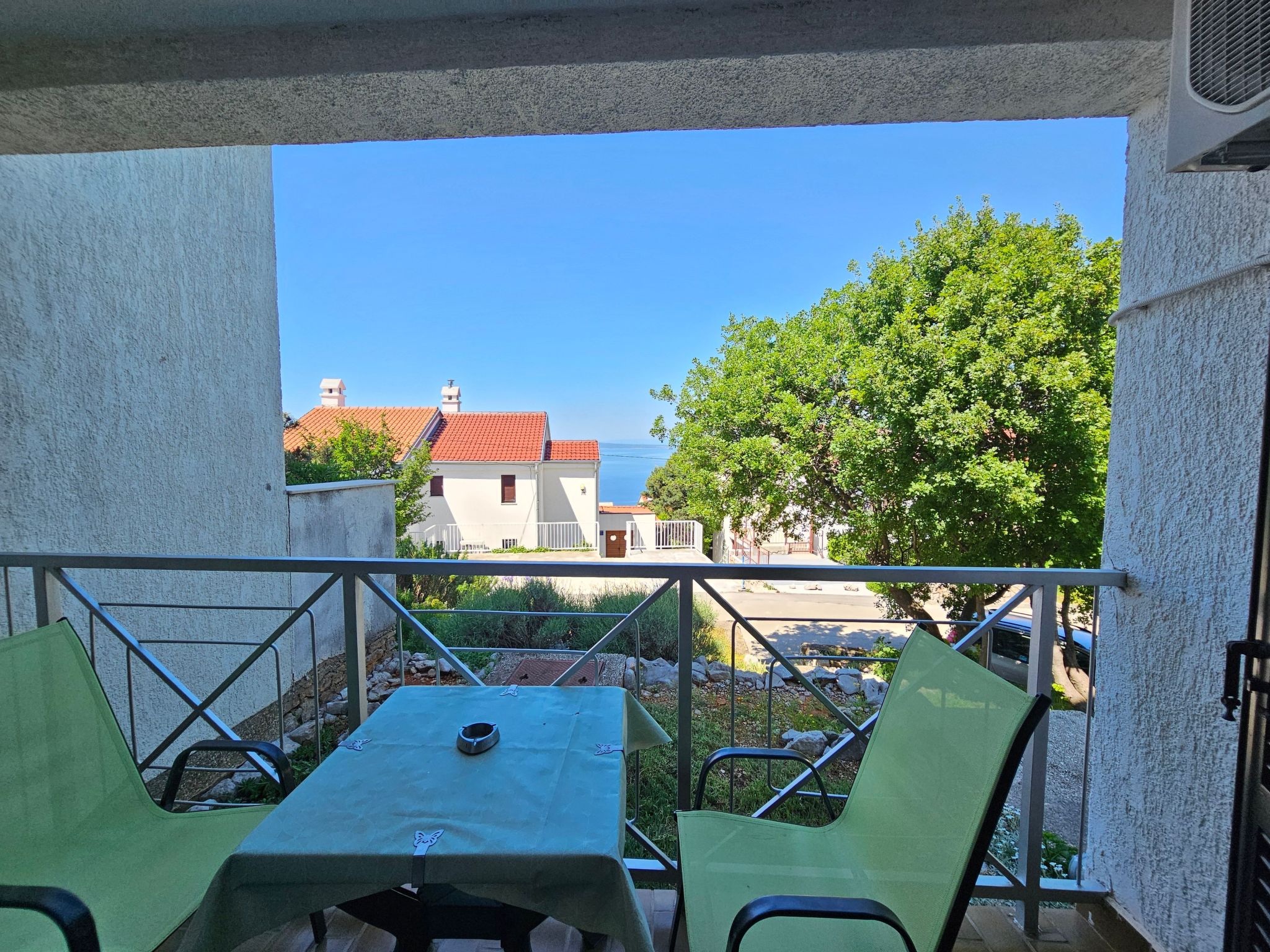 Wohnung auf zwei Etagen mit Terrasse und Balkon-Drinnen