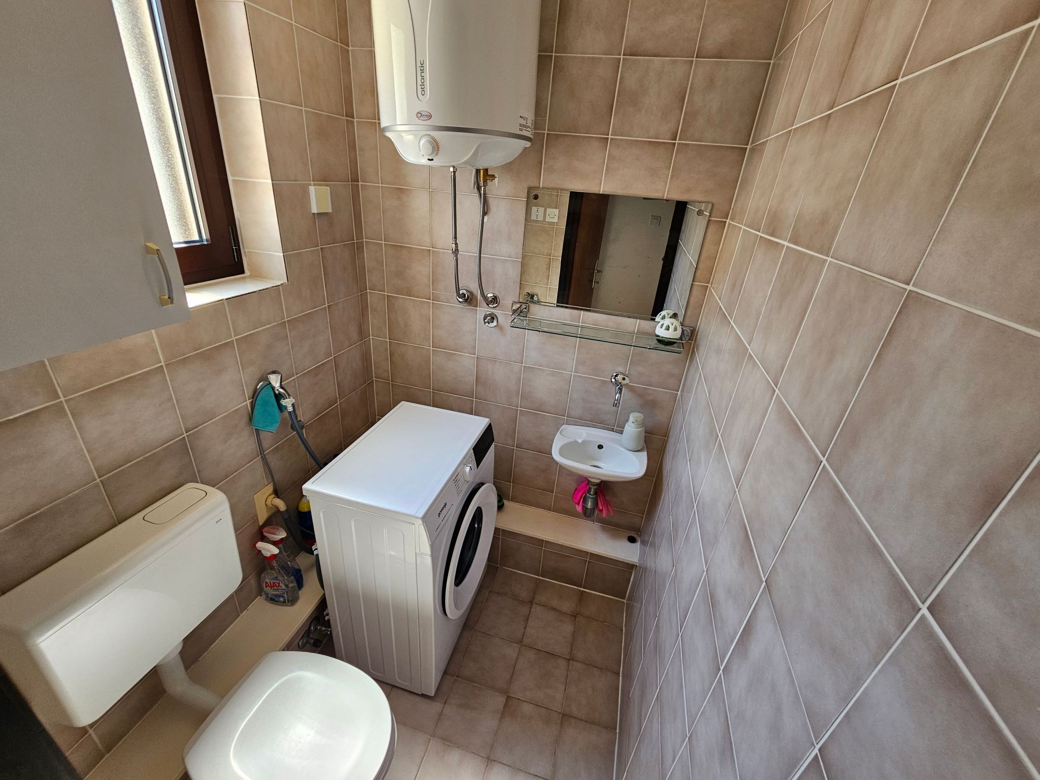 Wohnung auf zwei Etagen mit Terrasse und Balkon-Drinnen