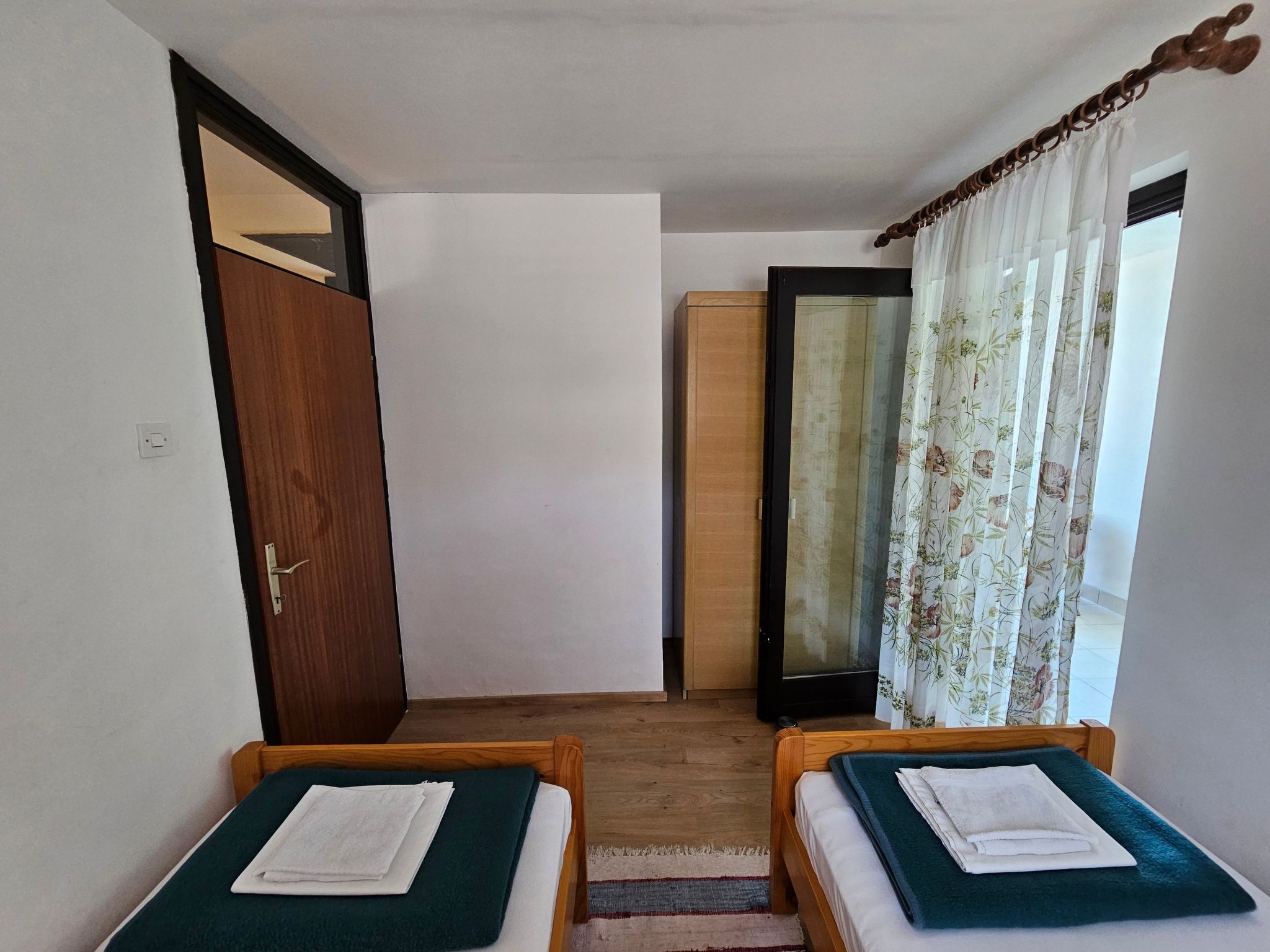 Wohnung auf zwei Etagen mit Terrasse und Balkon-Drinnen