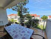 Ruim vakantiehuis voor 6 personen vlakbij zee in Klenovica - thumbnail 5