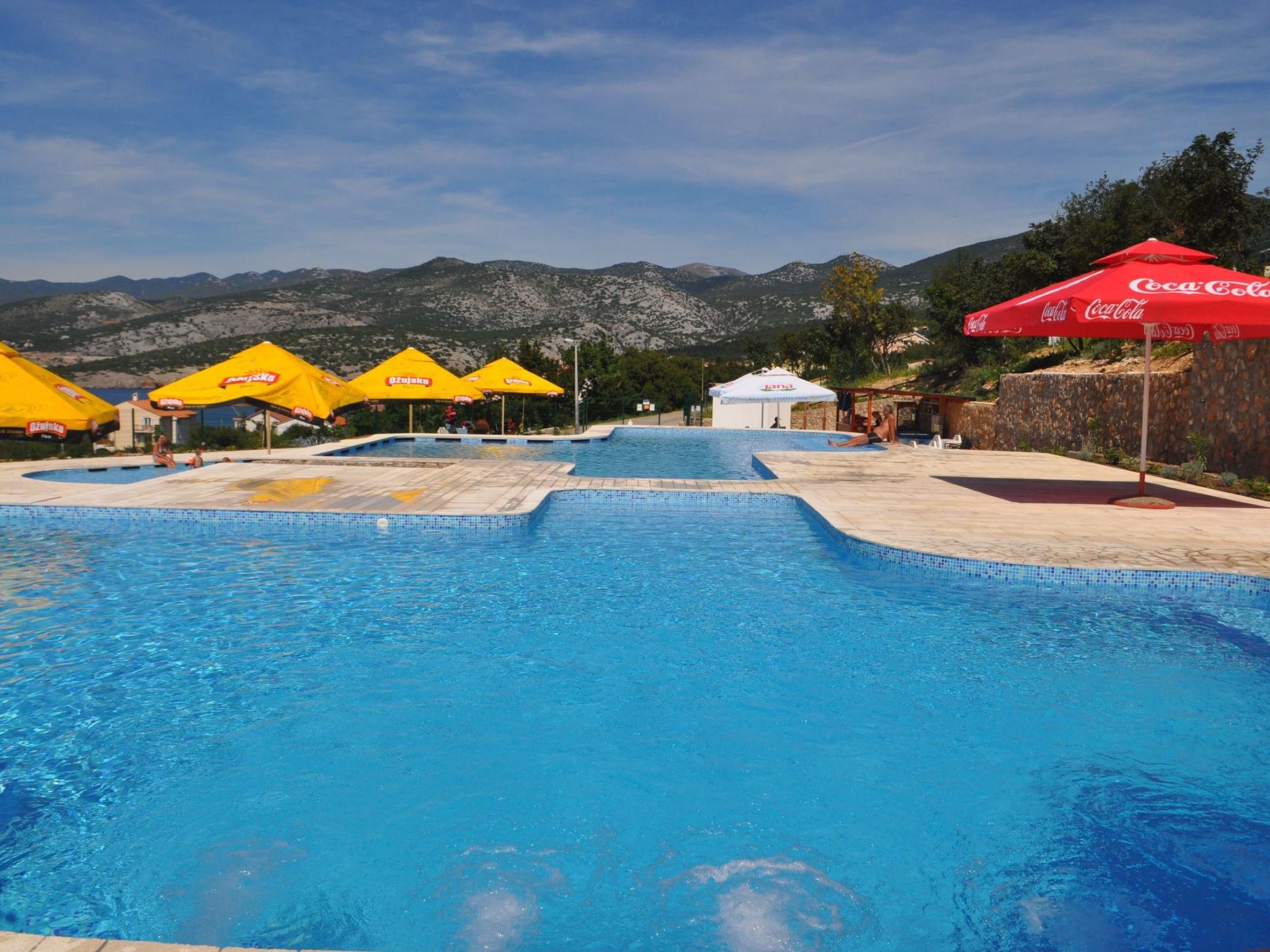 Mobilheim mit gemeinschaftlichem Pool-Dedans