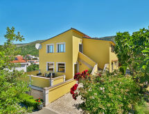 Miškulin: Knus appartement aan zee met zwembad in Senj, Kvarner baai - thumbnail 4