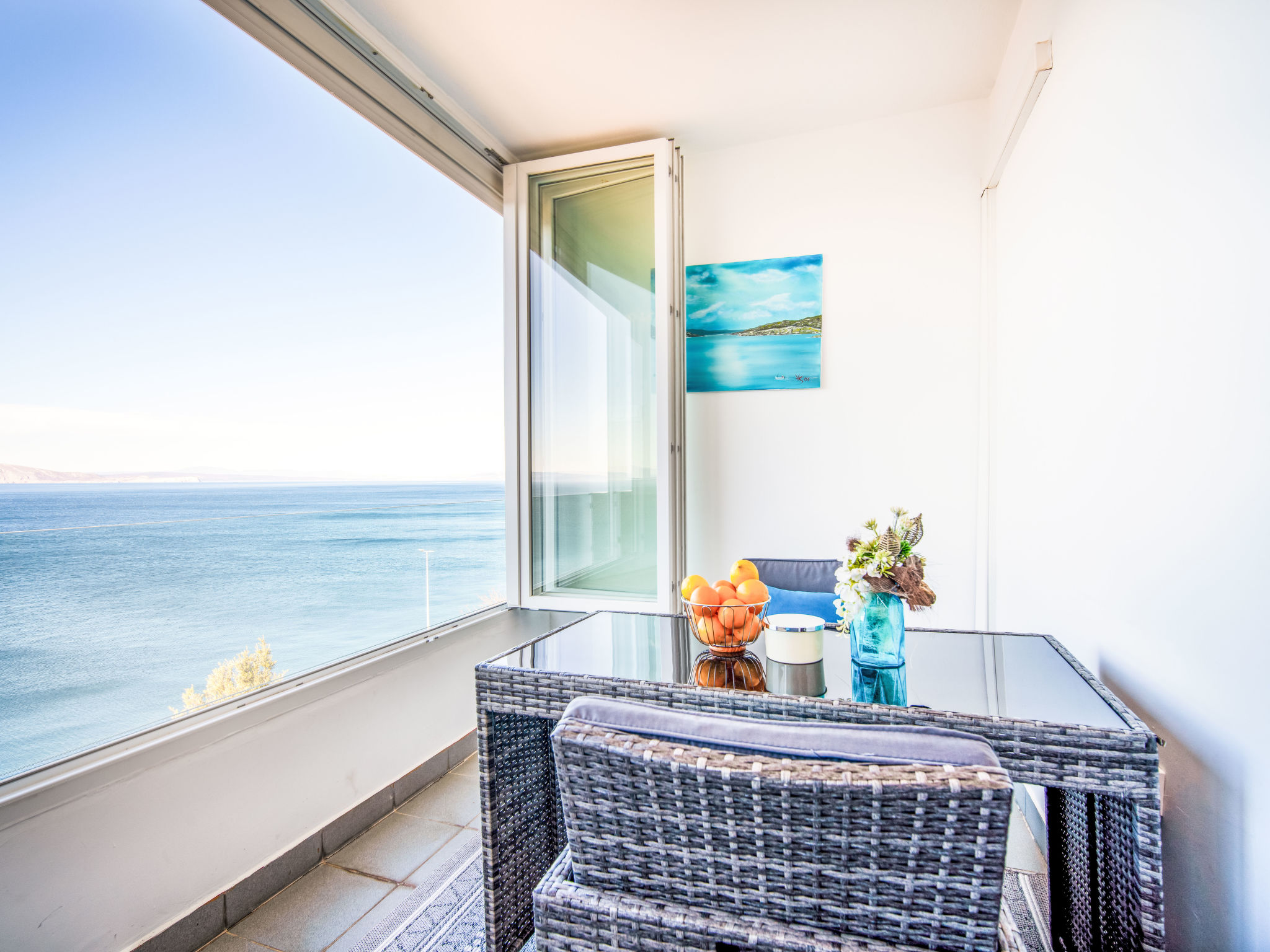 "Sea&Mount 1", appartement 1-kamer 47 m2 op de 2e verdieping. Woon-/slaapkamer met 1 2-pers bed (160 cm, lengte 190 cm), Sat-TV en air-conditioning. Uitgang naar de loggia. Keuken (oven, 4 keramische ..