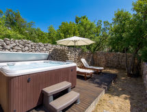 Vrijstaande vakantiewoning Tomiceva met jacuzzi, tuin van 2000m² nabij zee - thumbnail 2
