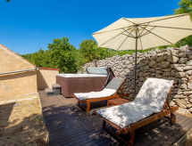 Vrijstaande vakantiewoning Tomiceva met jacuzzi, tuin van 2000m² nabij zee - thumbnail 4
