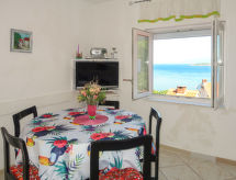 Volga: Knusse duplex bij zee in Senj, 400m van strand - thumbnail 4