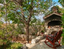 Appartement Donata vlakbij zee in Senj met tuin en BBQ - thumbnail 2
