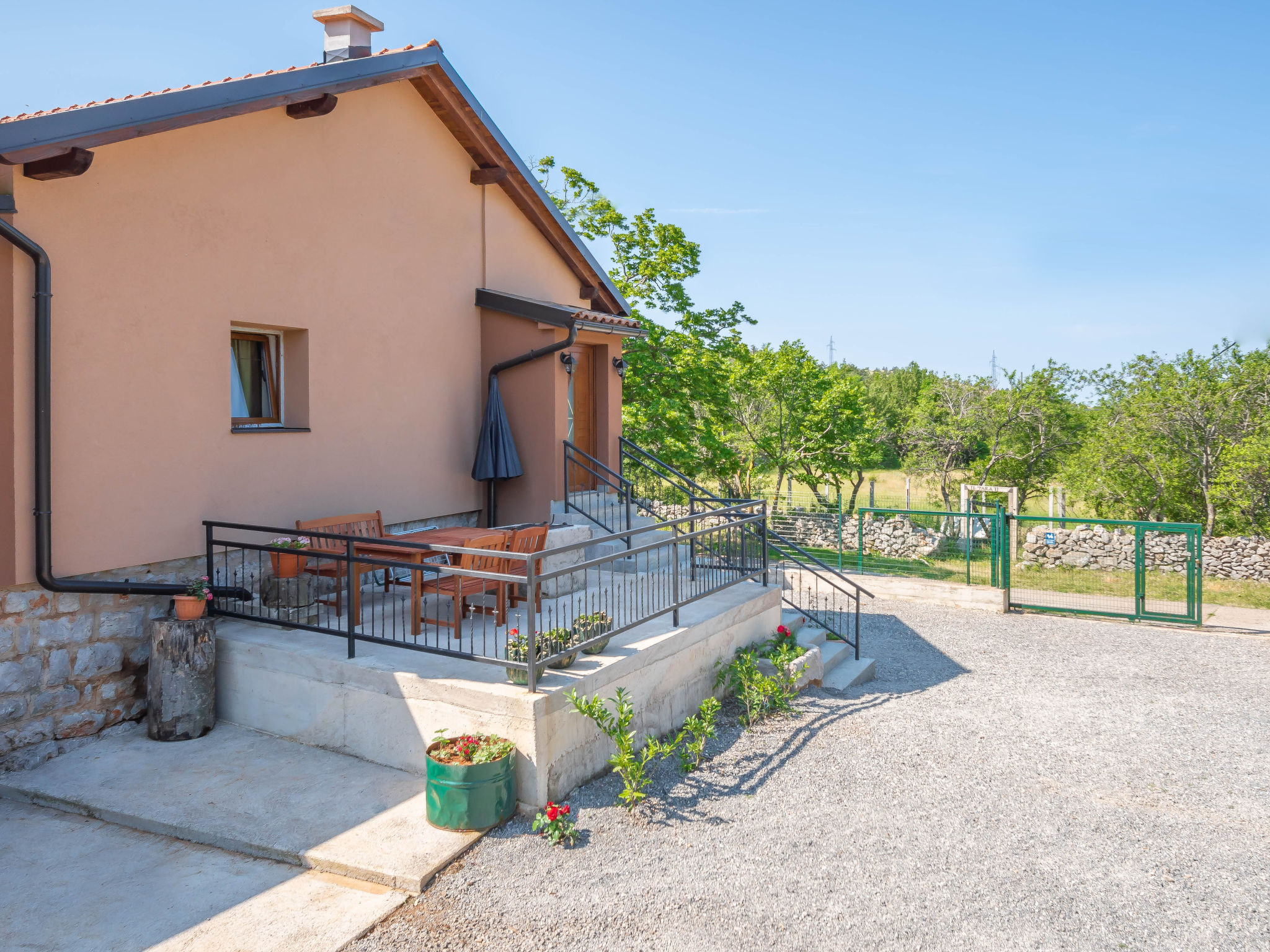 Vrijstaand vakantiehuis met privézwembad en weids uitzicht bij Senj - foto 6