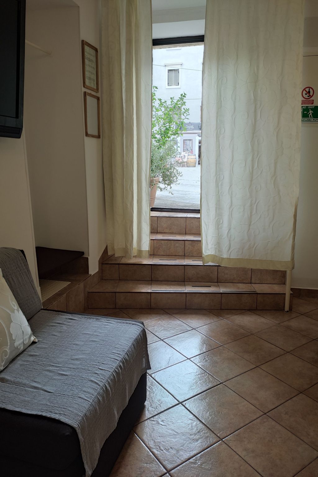 Frankopan Studio-Drinnen