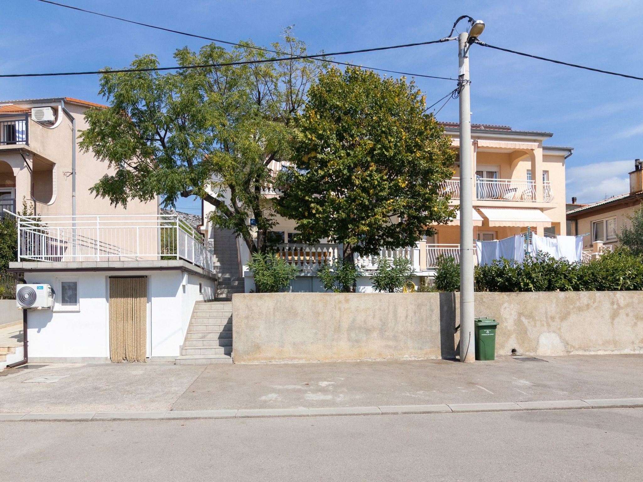 Marta mit Panoramablick-Image-tags.info