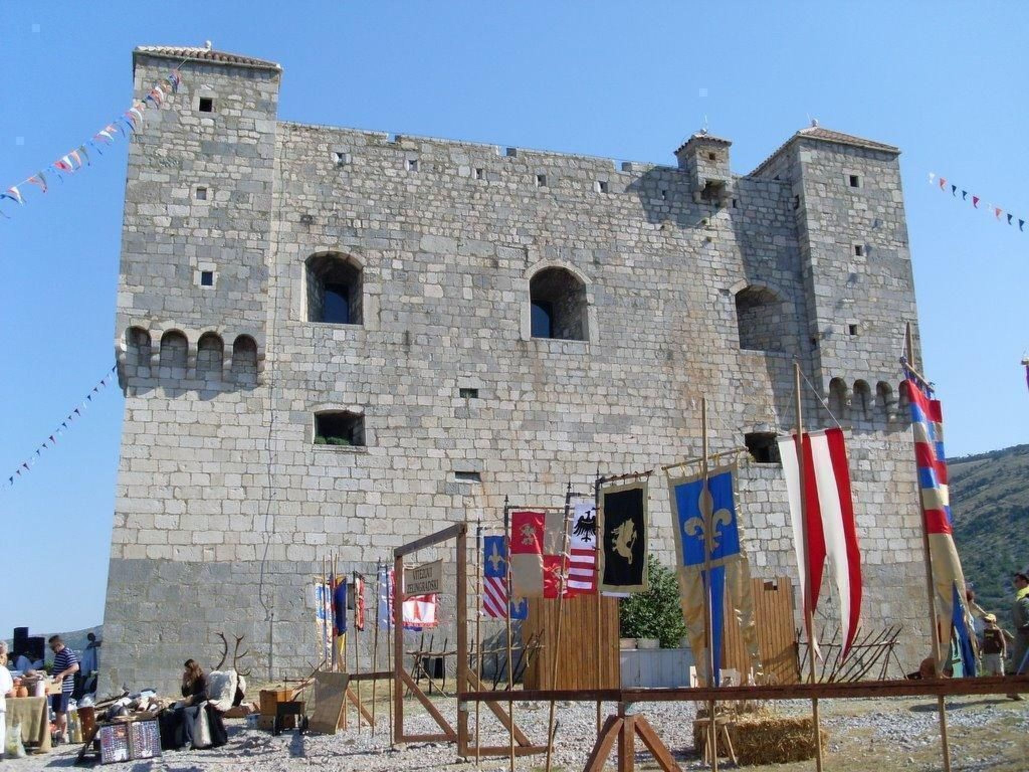 Marta mit Panoramablick-Image-tags.info