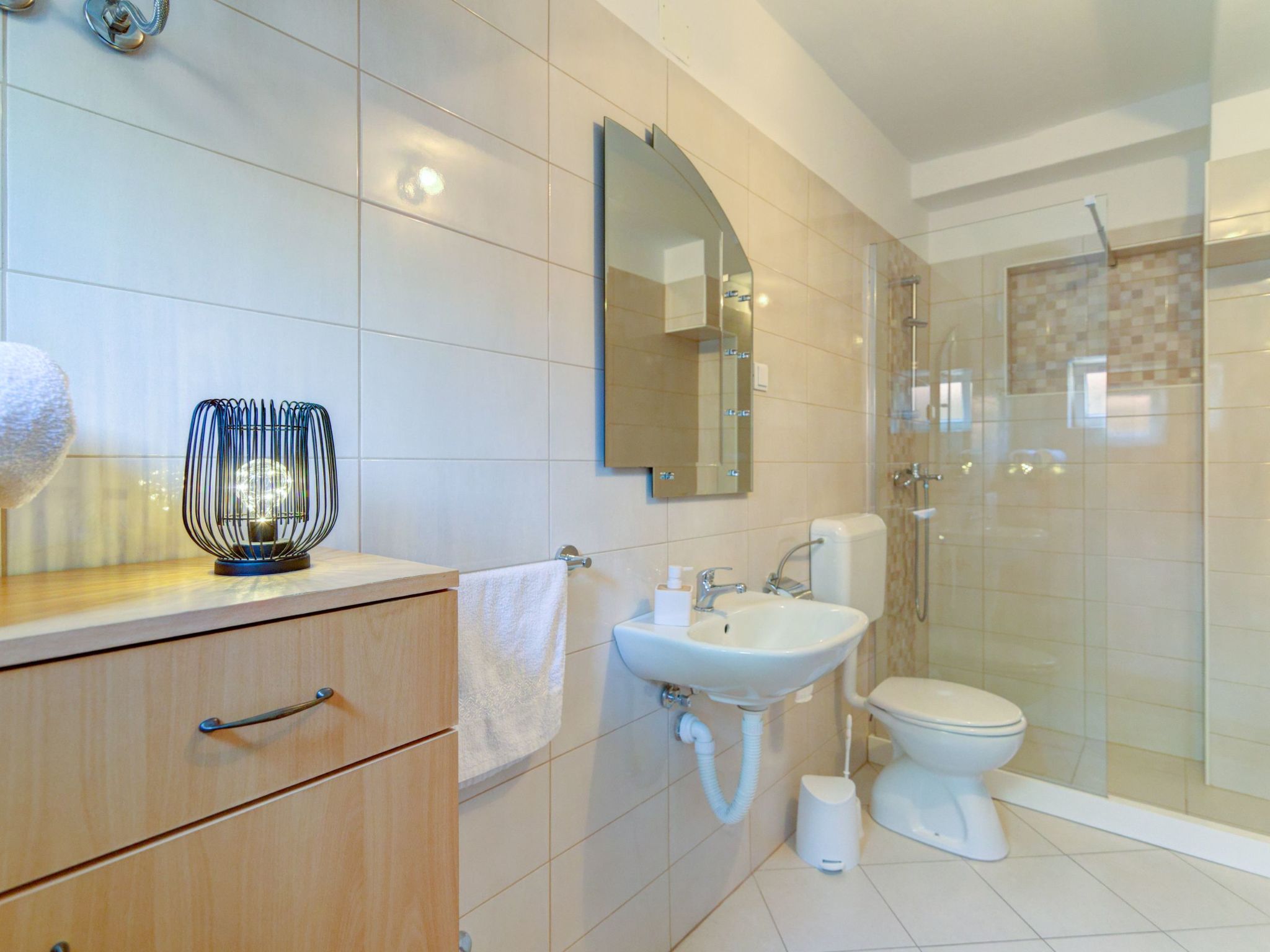 Marta mit Panoramablick-Image-tags.info