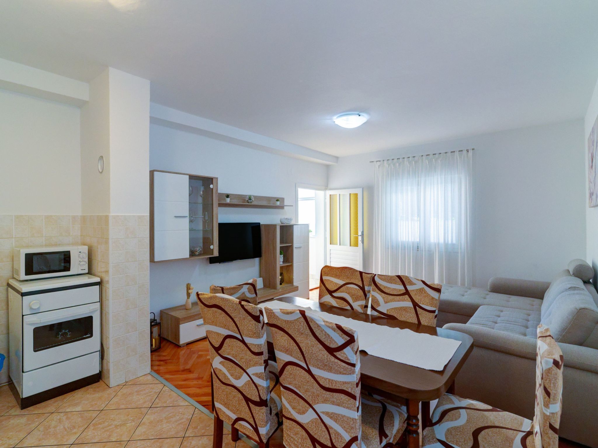 Marta mit Panoramablick-Image-tags.info