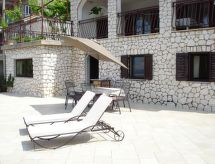 Sfeervol appartement op 250 meter van zee met zwembad in Senj - thumbnail 4