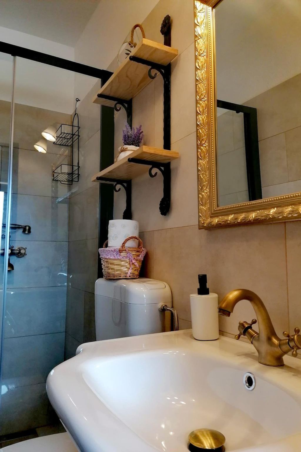 Apartment für zwei Erwachsene und zwei Kinder-Image-tags.info