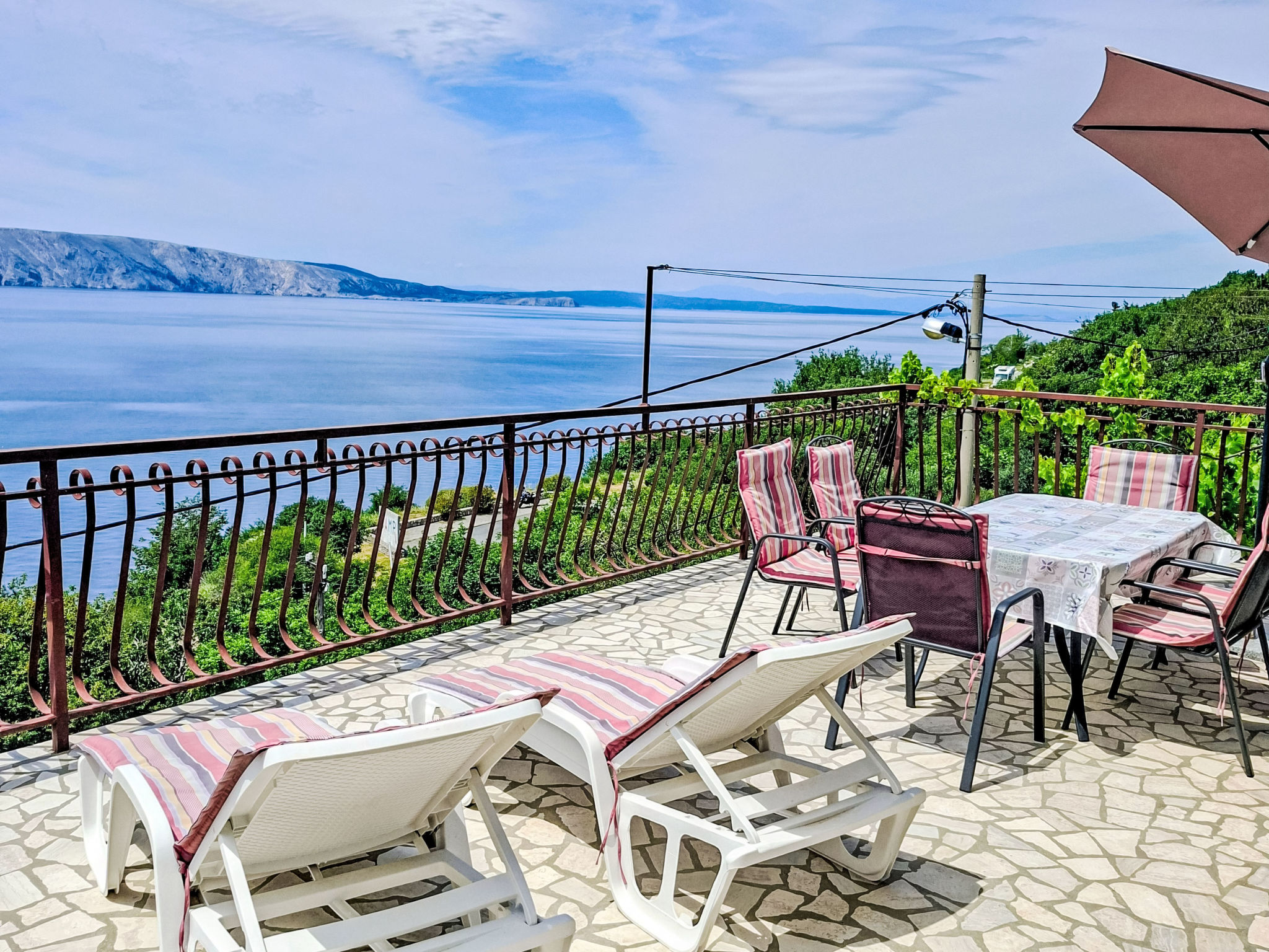 Gesamte Wohnung mit Terrasse und Meerblick - Buiten