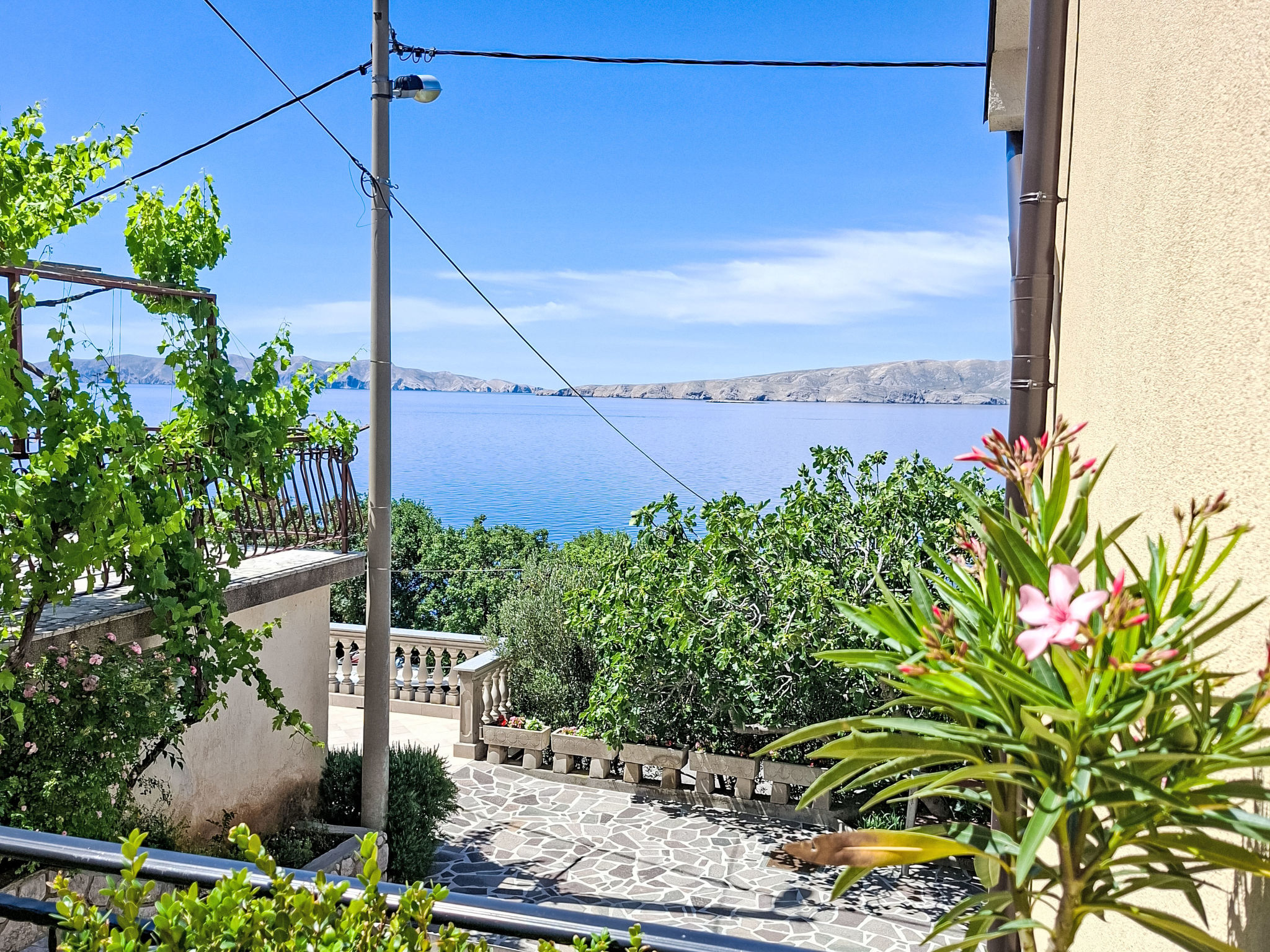 Gesamte Wohnung mit Terrasse und Meerblick