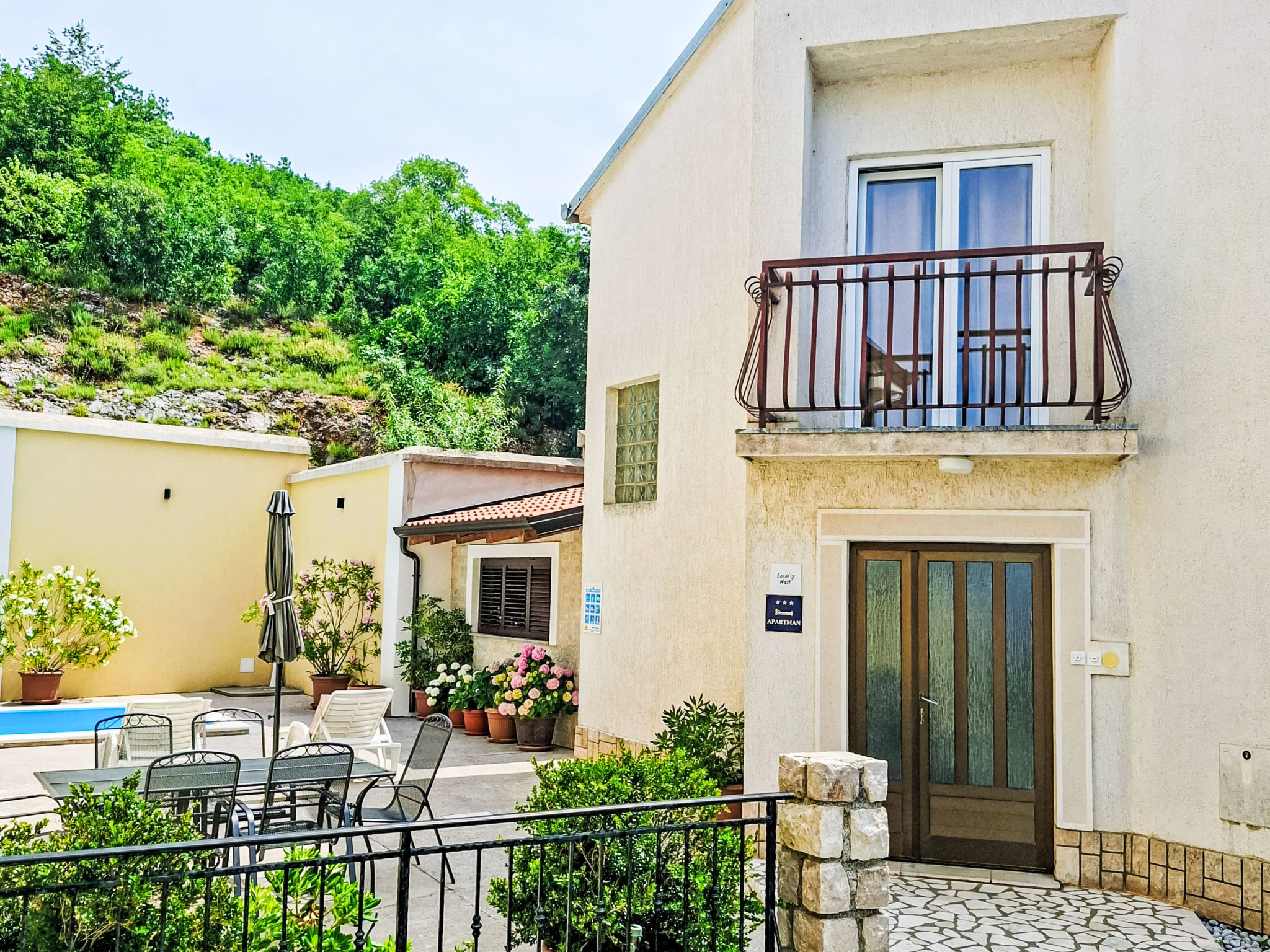 Gesamte Wohnung mit Terrasse und Meerblick - Buiten