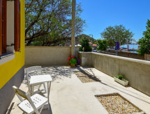 Appartement Val aan zee in Sveti Juraj, 30 meter van het strand - thumbnail 1