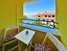 Appartement Val in Sveti Juraj: vlakbij het kiezelstrand aan de Kvarner baai - thumbnail 2