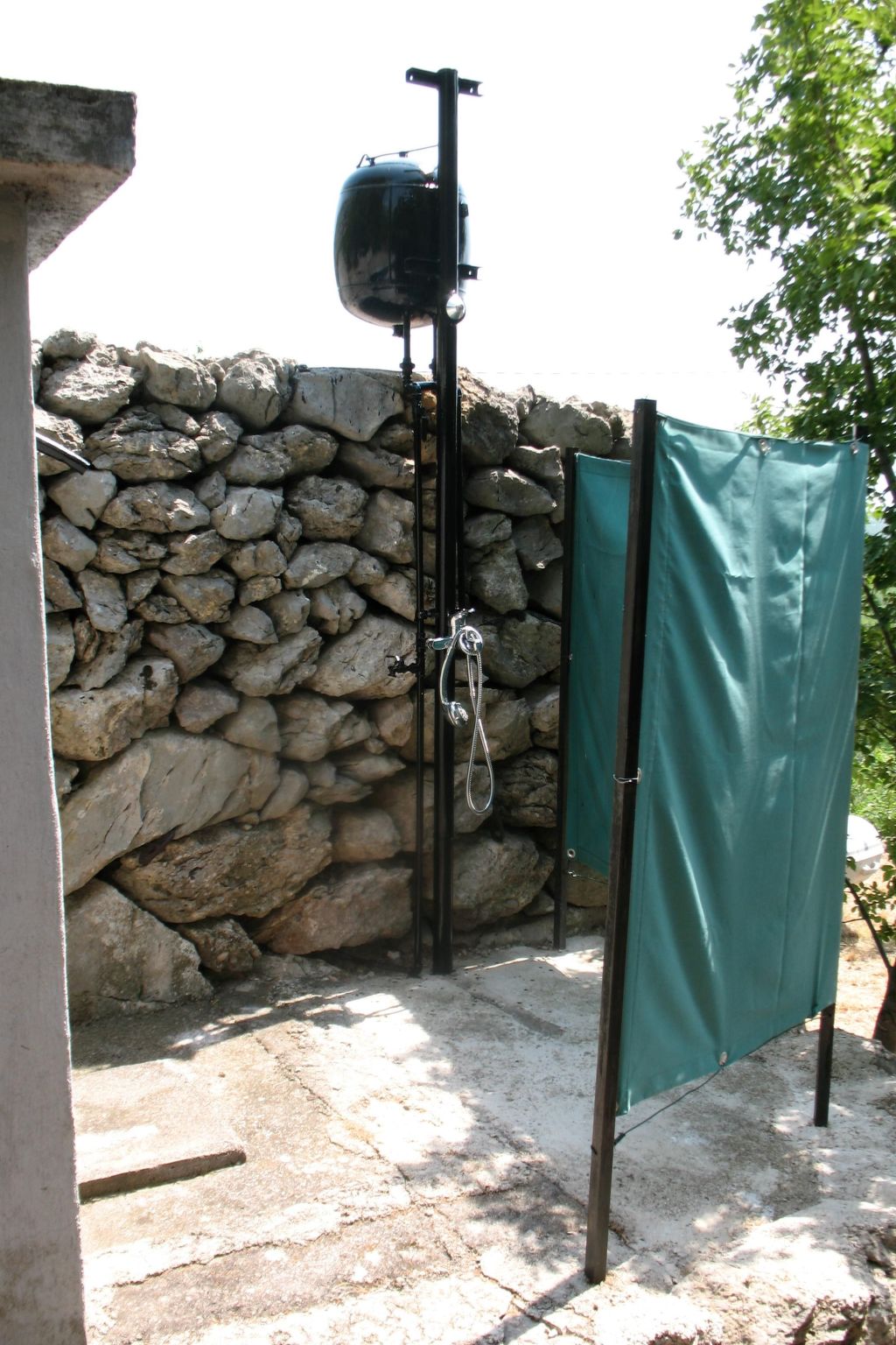 Für 6 Personen ca. 50 m&sup2; in Jablanac, Adriaküste Kroatien (Kvarner Bucht)-Dehors