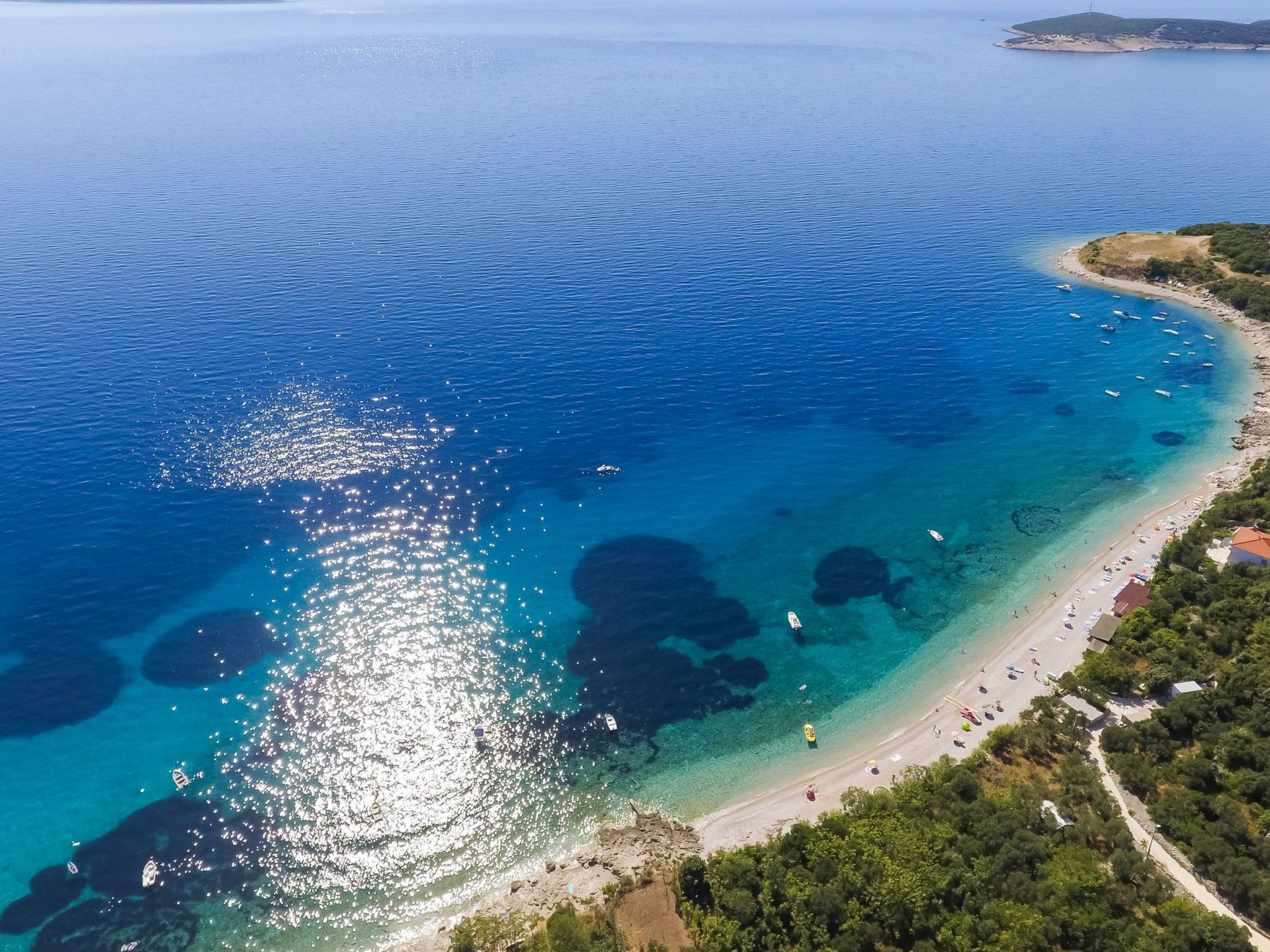 Exklusive und stilvolle Meerblick-Inselvilla-Drinnen