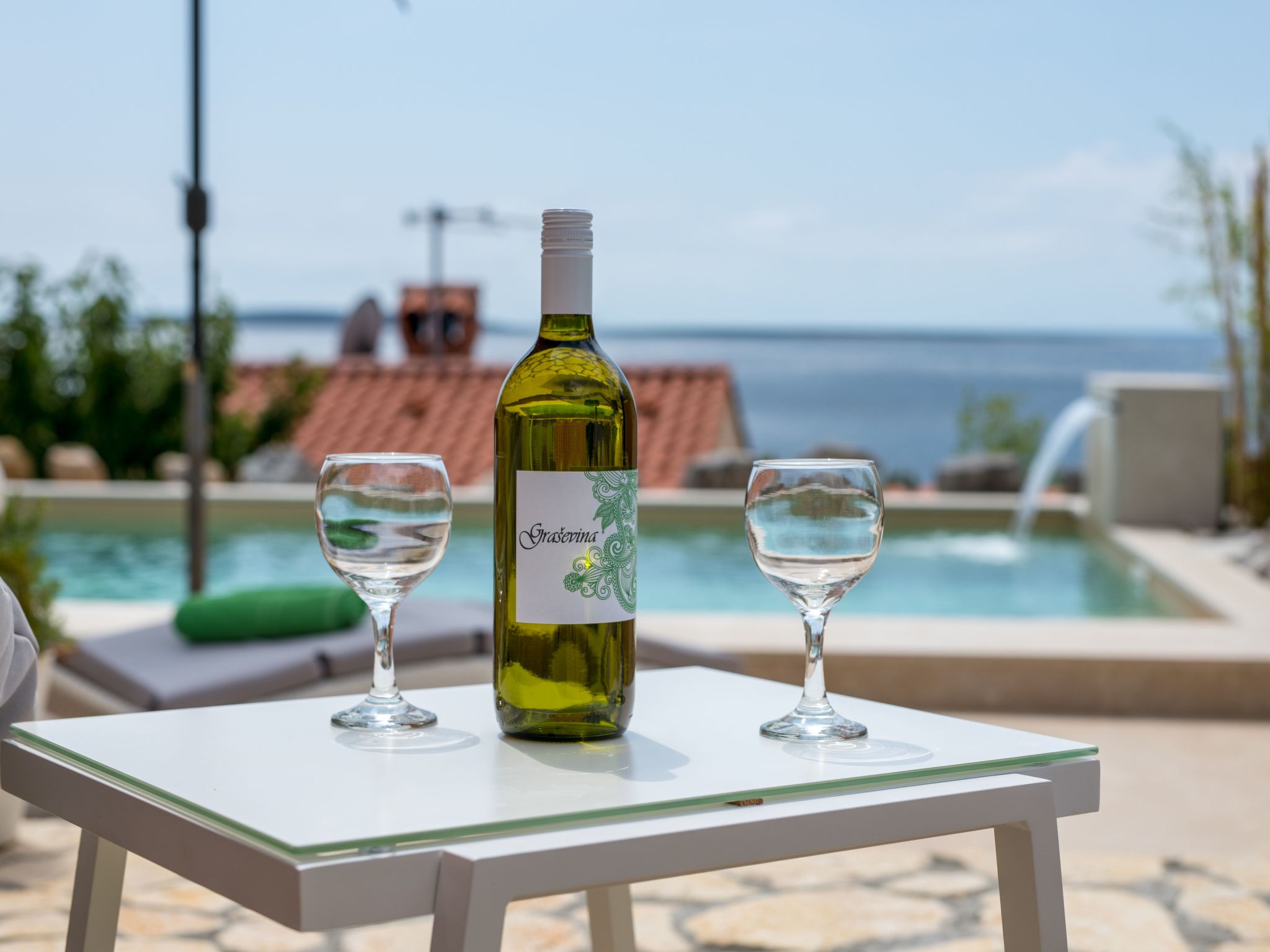 Exklusive und stilvolle Meerblick-Inselvilla-Drinnen